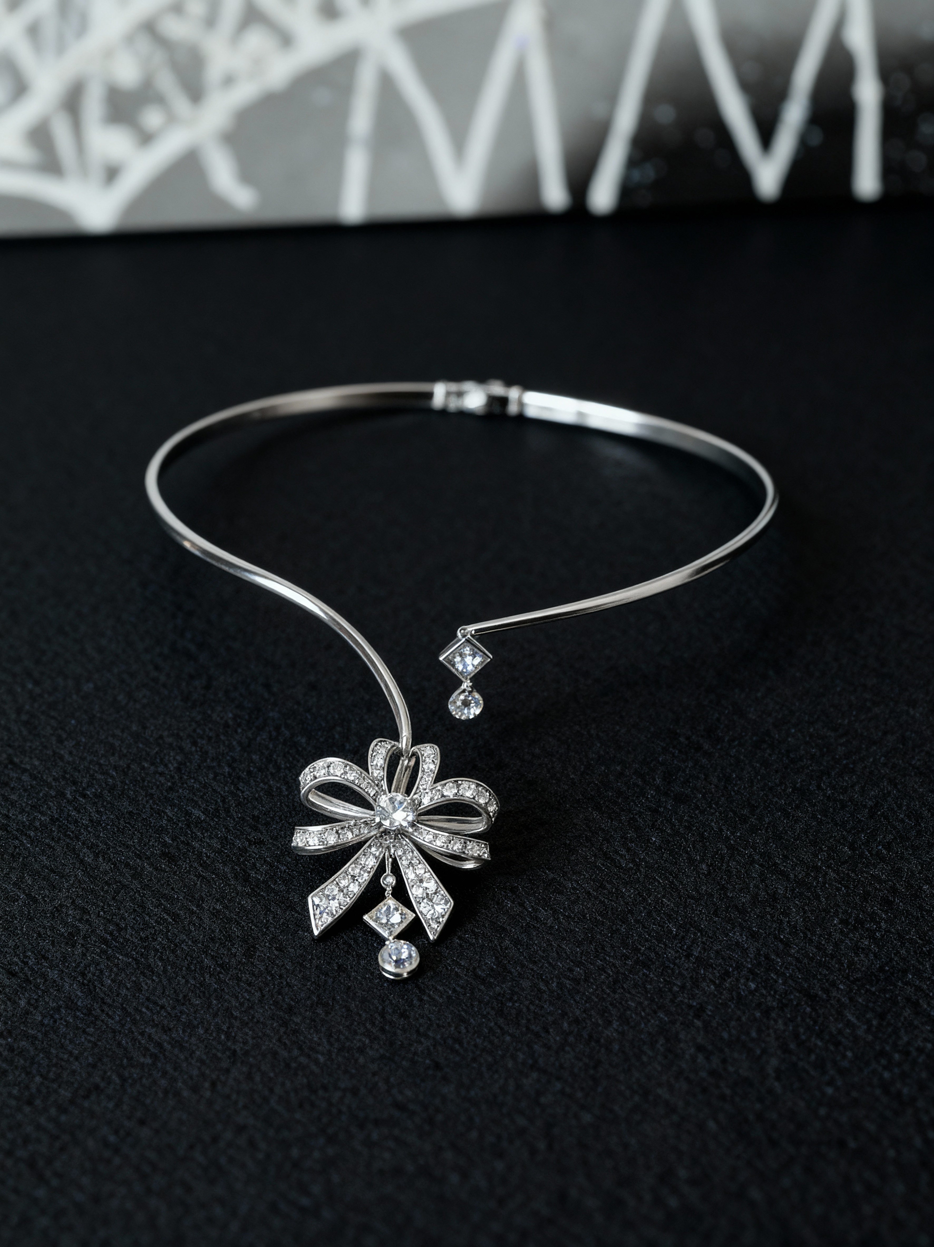 Elegance Ribbon Necklace