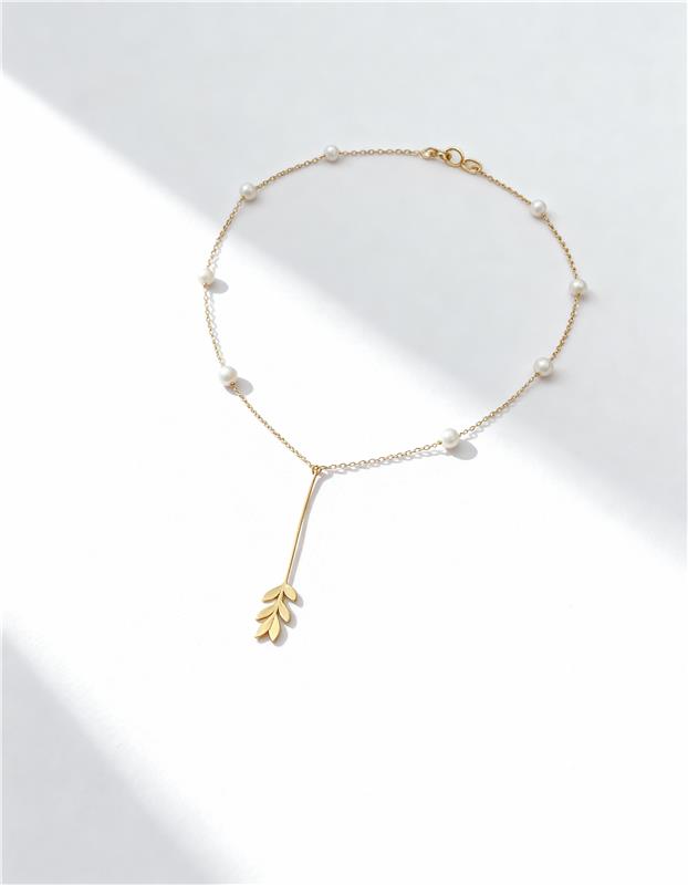 Cora Leaf Whisper Necklace